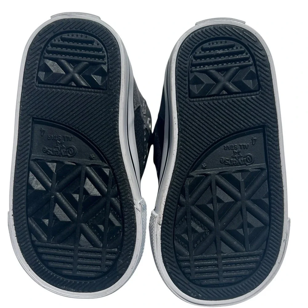 Converse All Star Low Top Toddler Sneakers  Black/Red/Gray Size 4 plaid lining